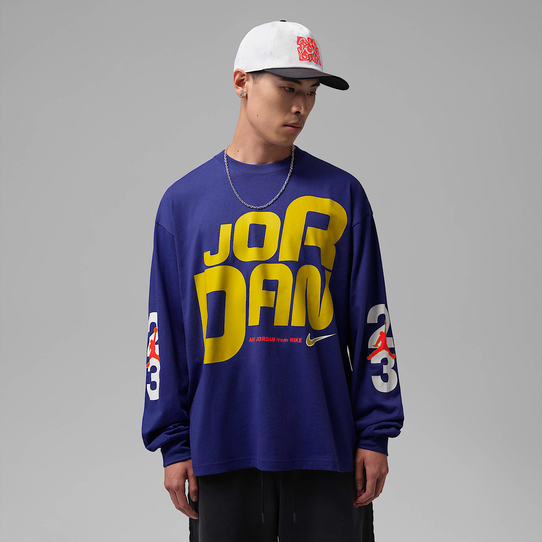 JORDAN 23 Vネック プルオーバー Jordan Flight Men's Long-Sleeve Graphic T-Shirt. Nike.com